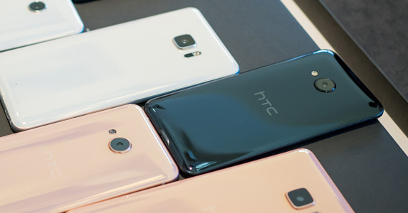 HTC U Ultra vs. Google Pixel: A new breed of flagship killer?