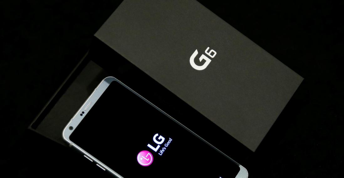 LG G7 rumoured for a January launch along with Samsung Galaxy S9