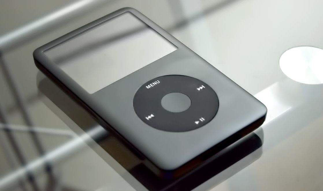 iPod nano and shuffle discontinued, iPod Touch 32GB and 128GB to stay